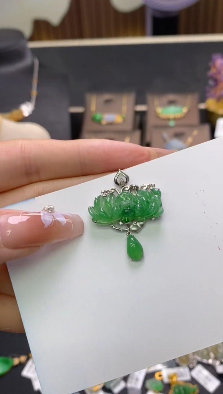 【闪购商品】翡翠颈饰18K金镶嵌净货18401