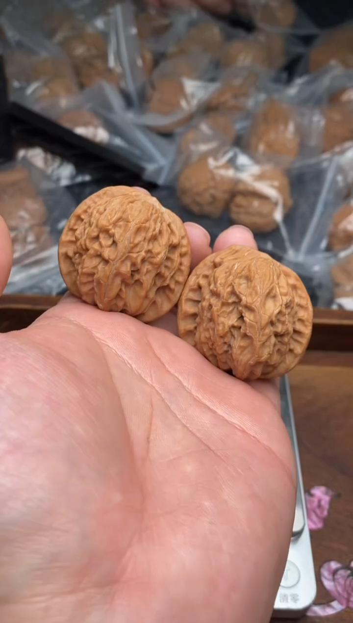 【闪购商品】文玩核桃把件G90号39尺磨盘