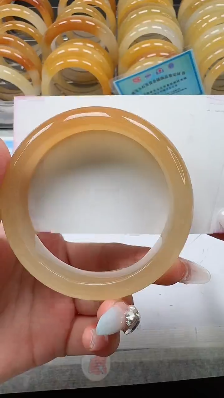 未镶嵌手镯石英质玉2