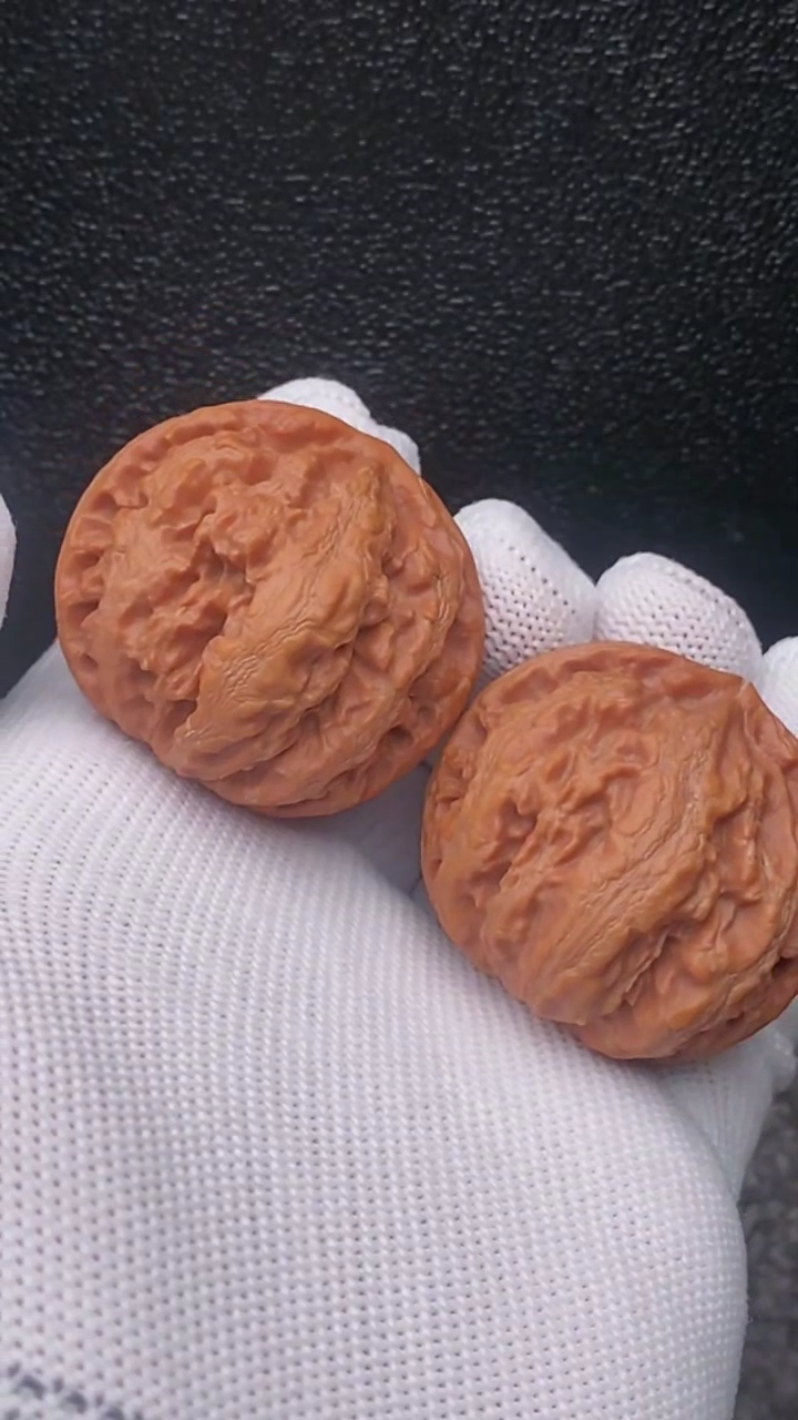 【闪购商品】文玩核桃把件至尊粗筋