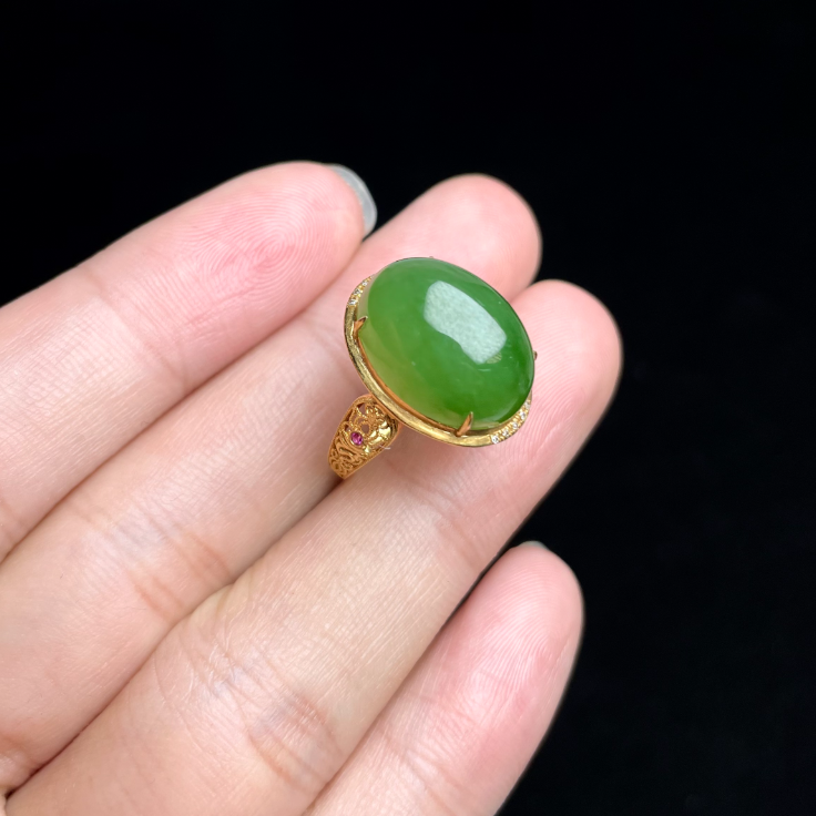 菲菲珠宝好*24553-18K碧玉蛋面约12*16mm戒指