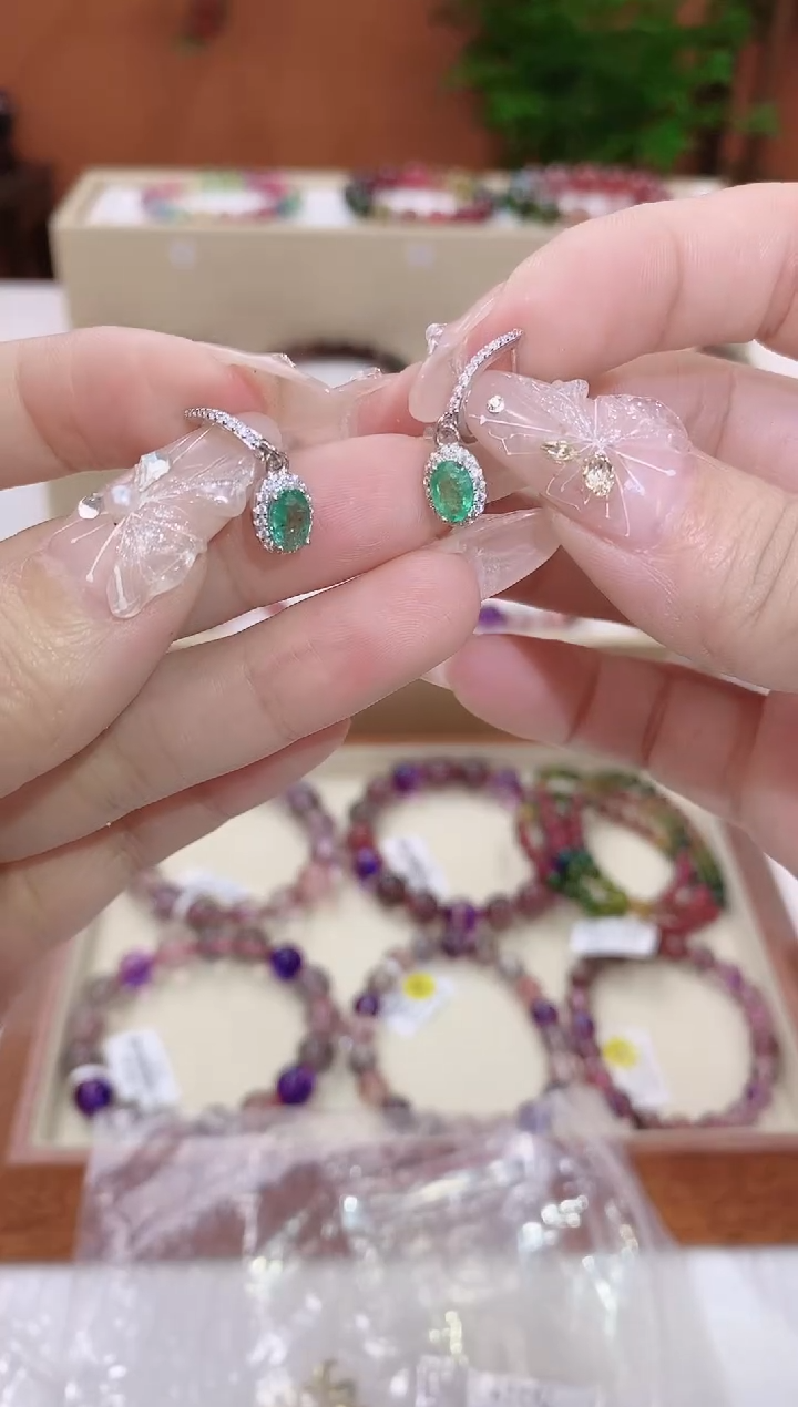 【闪购商品】祖母绿耳饰银S925镶嵌祖母绿耳饰多样性发货一件