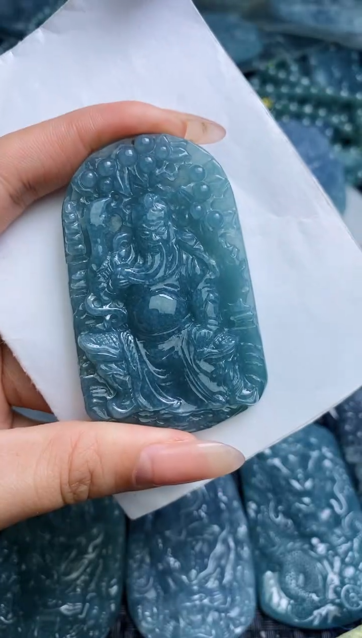 【闪购商品】翡翠颈饰未镶嵌          