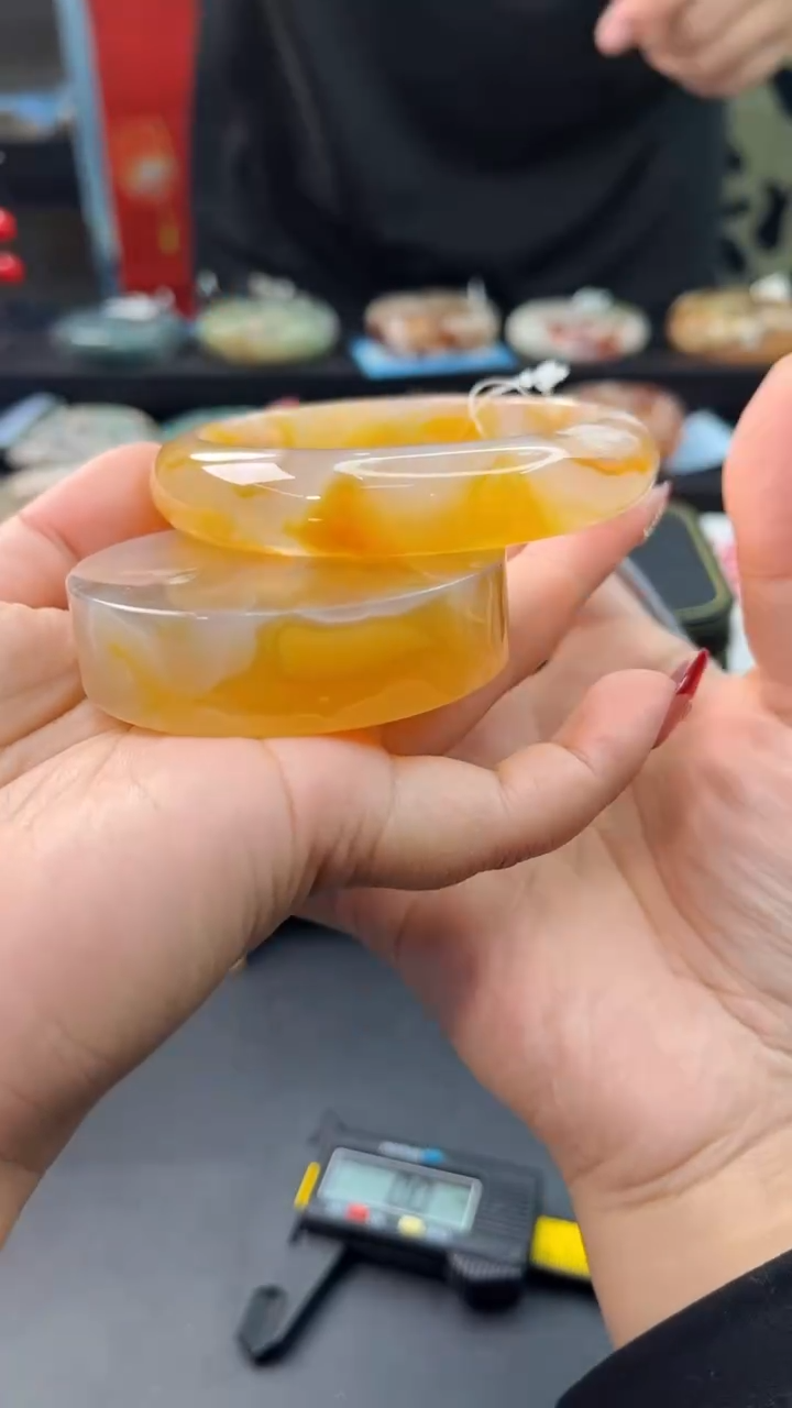 【闪购商品】石英质玉手镯未镶嵌赠送镯心（61圈口）