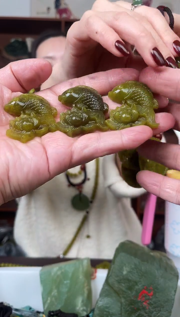 未镶嵌蛇纹石玉颈饰多样性发货拍一发一