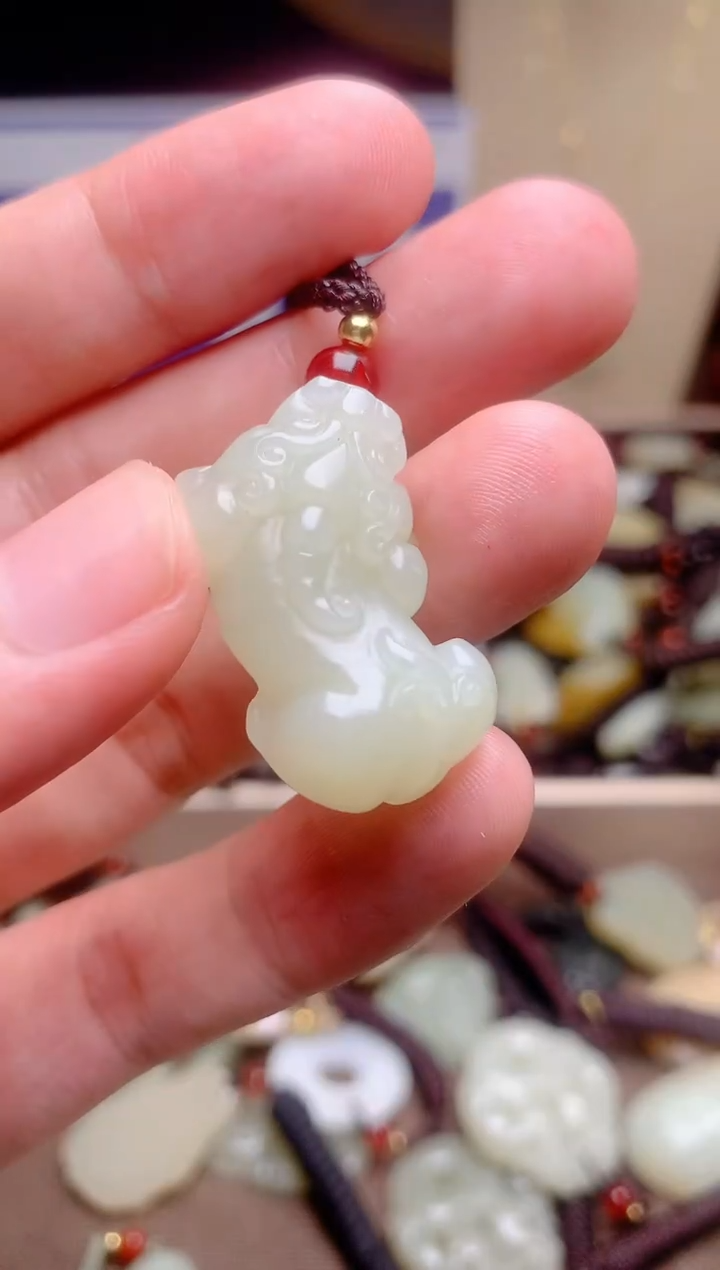 和田玉未镶嵌颈饰1