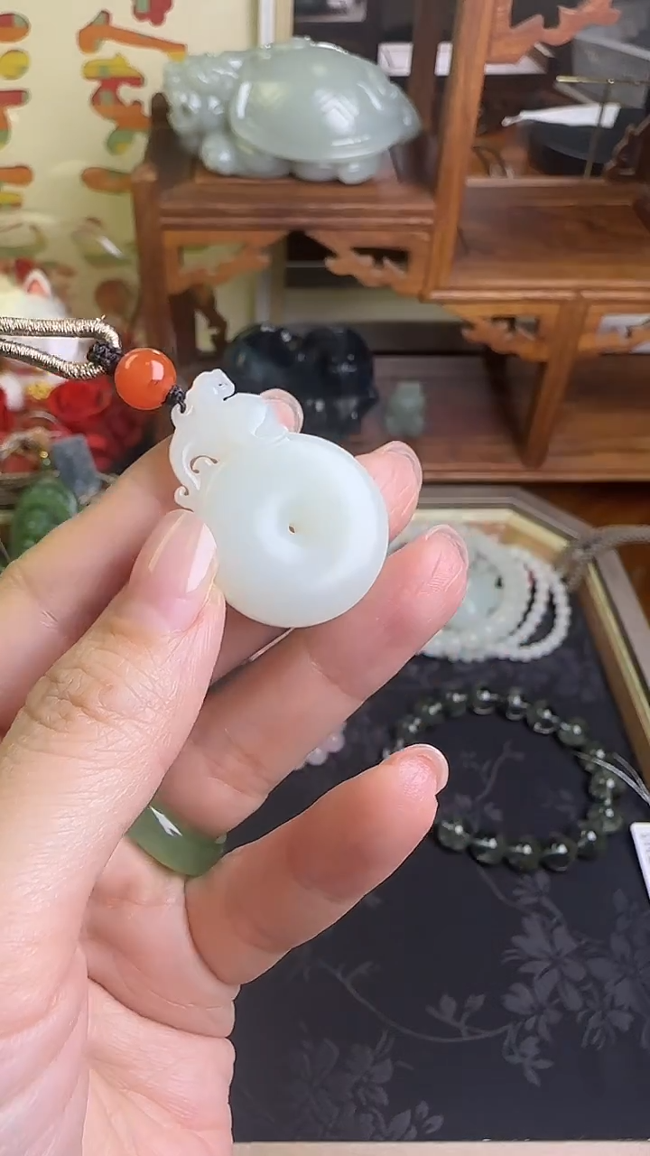 项链未镶嵌和田玉和田玉吊坠