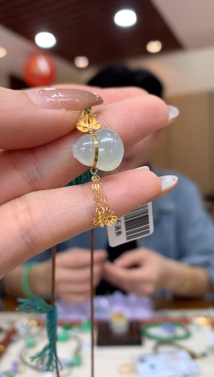 吊坠(不含链)18K金镶嵌翡翠葫芦