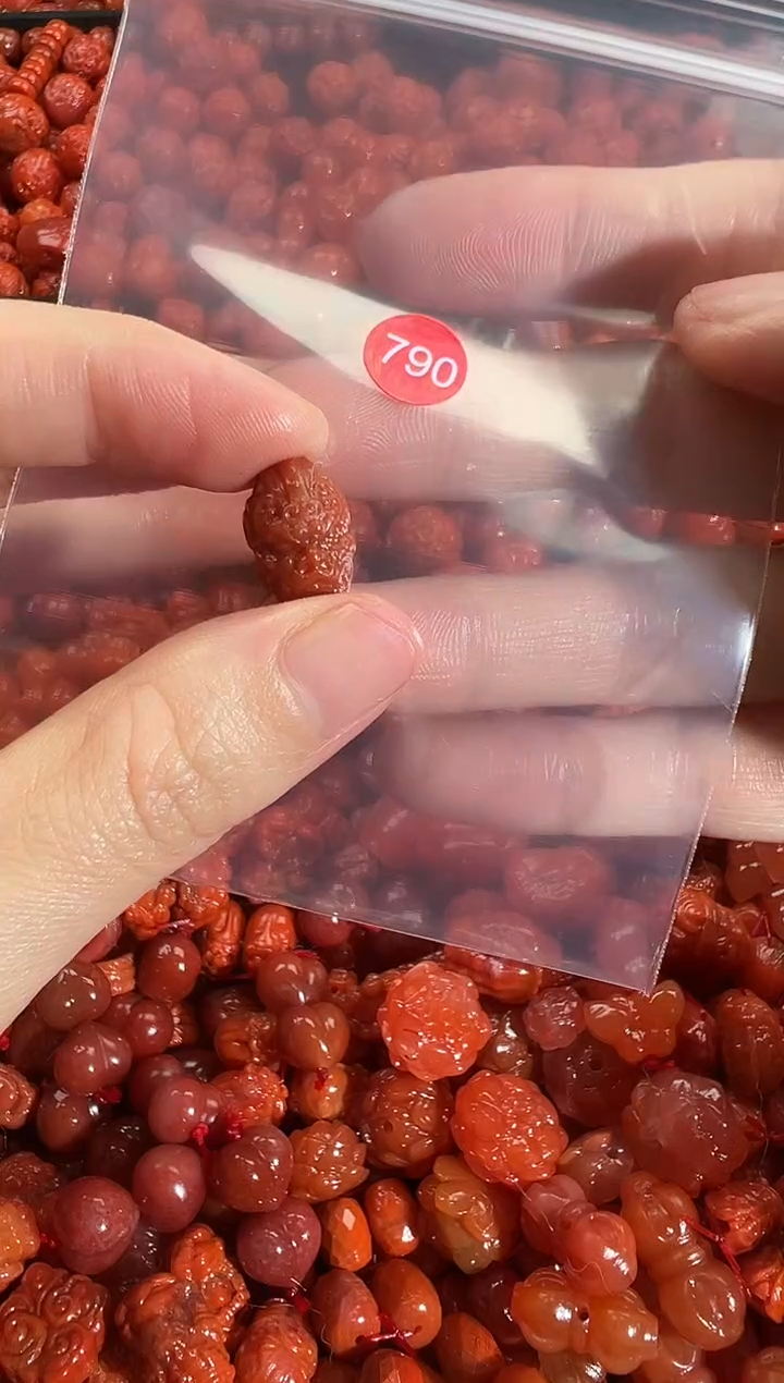 颈饰未镶嵌南红玛瑙1