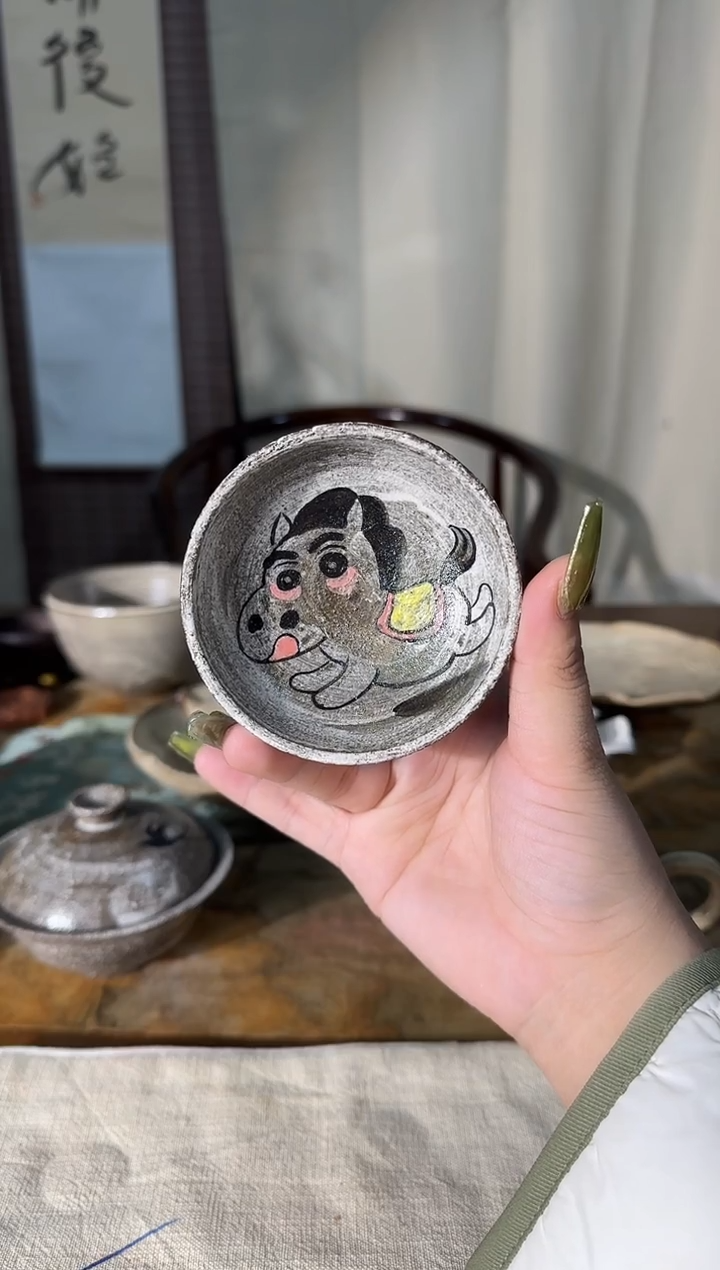 瓷片手作粉引小新马杯子