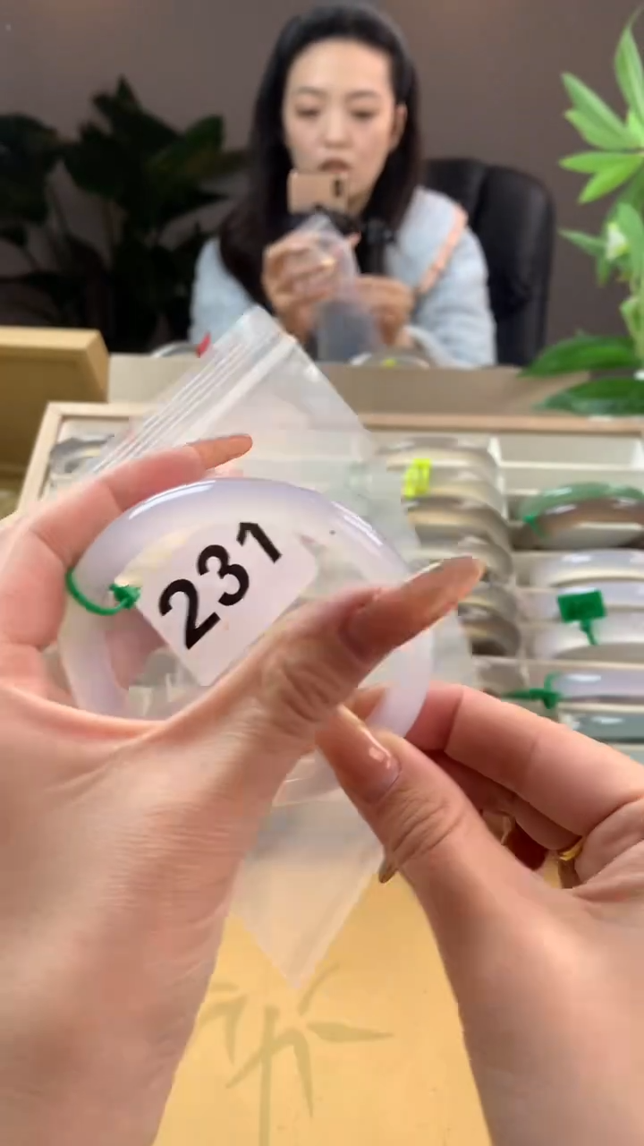 【闪购商品】玛瑙/玉髓手镯未镶嵌231