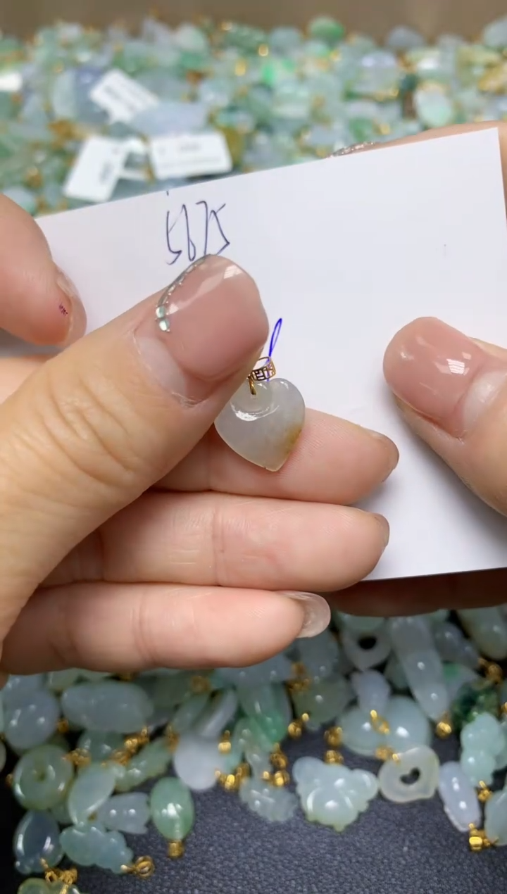 【闪购商品】翡翠挂件18K金镶嵌 天然翡翠A货