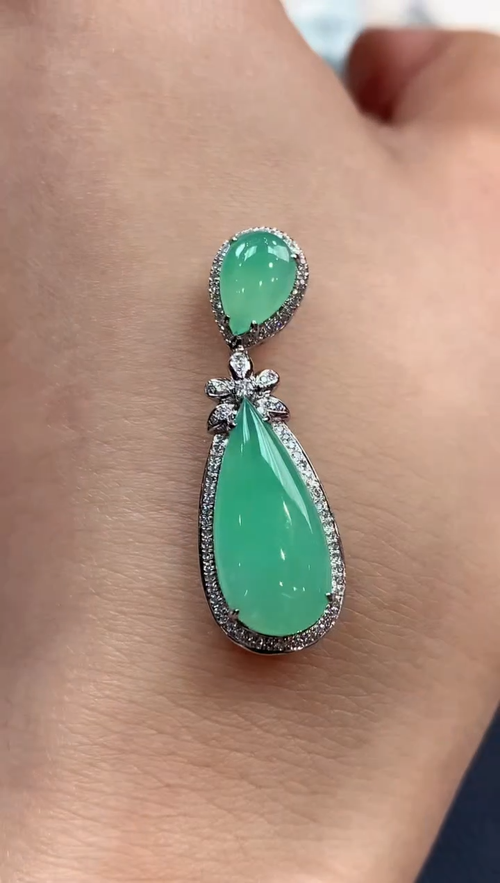 【闪购商品】翡翠吊坠(不含链)18K金镶嵌B137