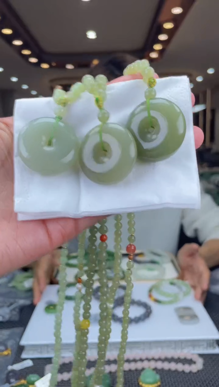 【闪购商品】定制和田玉天然和田玉多样性发其一