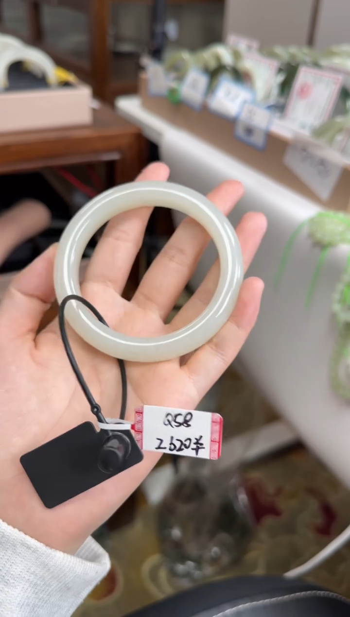 未镶嵌手镯和田玉58