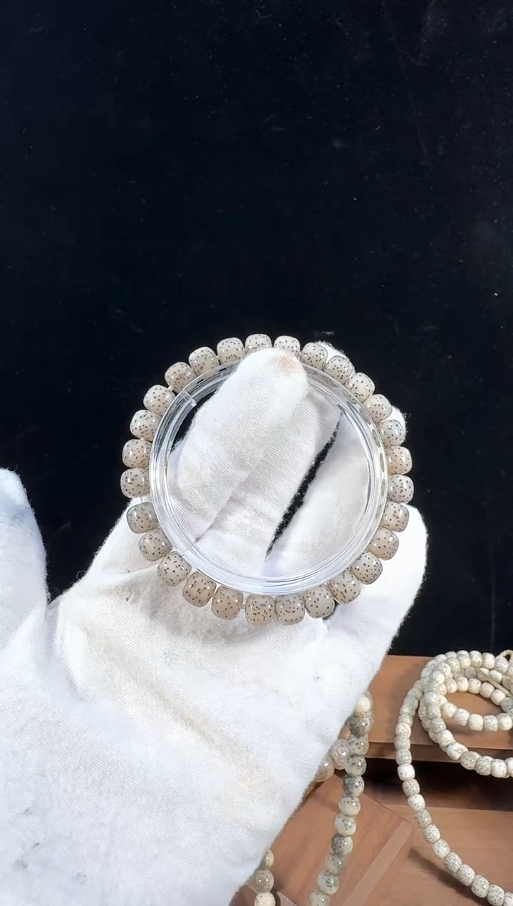 手串星月菩提M8*7灰冰眼睛2049