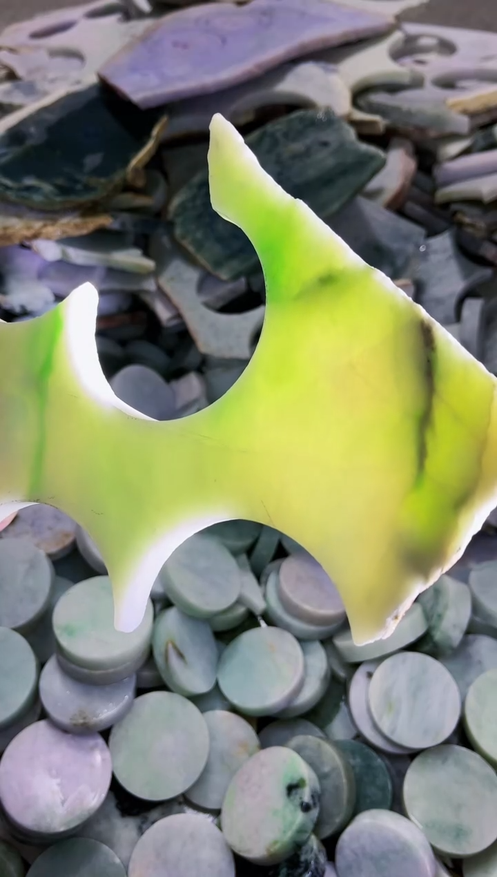 【闪购商品】翡翠颈饰未镶嵌A货吴玉493