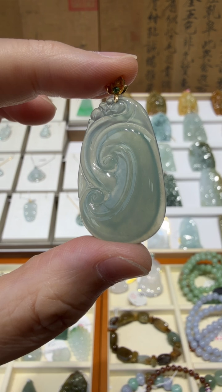 18K金镶嵌挂件翡翠A货翡翠多样性孤品