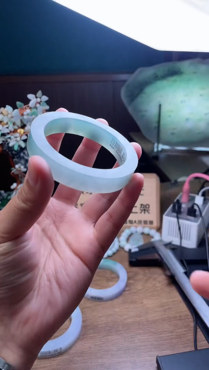 【闪购商品】定制翡翠手镯未镶嵌定制