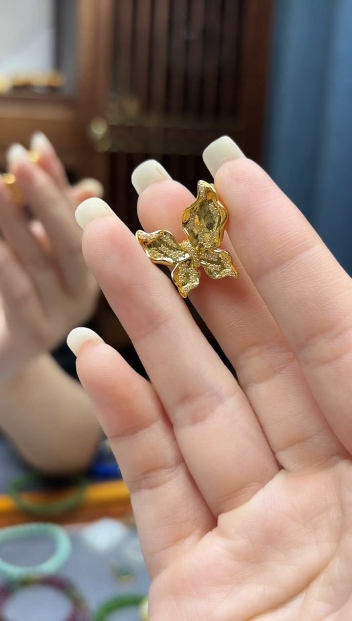 颈饰18K金18K金蝴蝶吊坠MY赠链