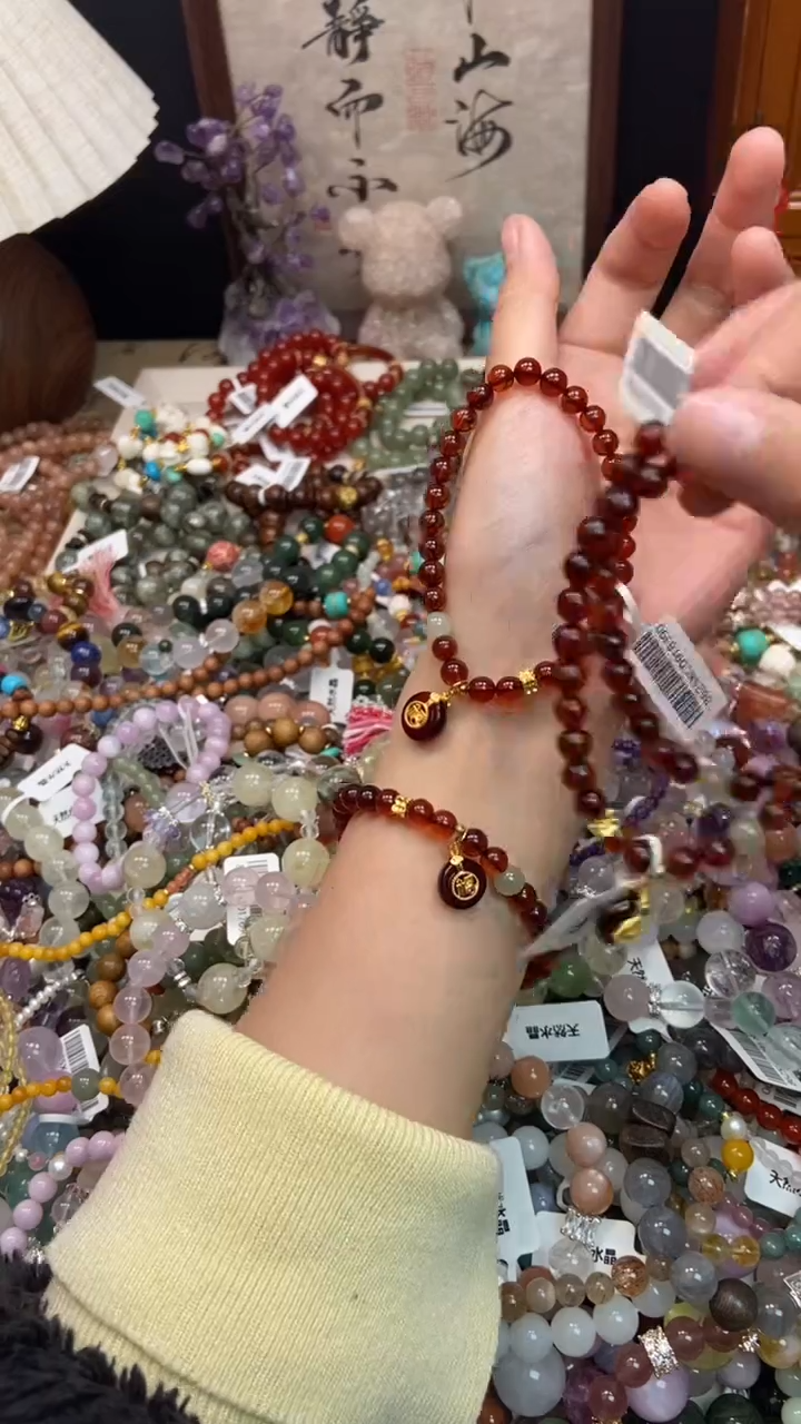 手链血珀未镶嵌240