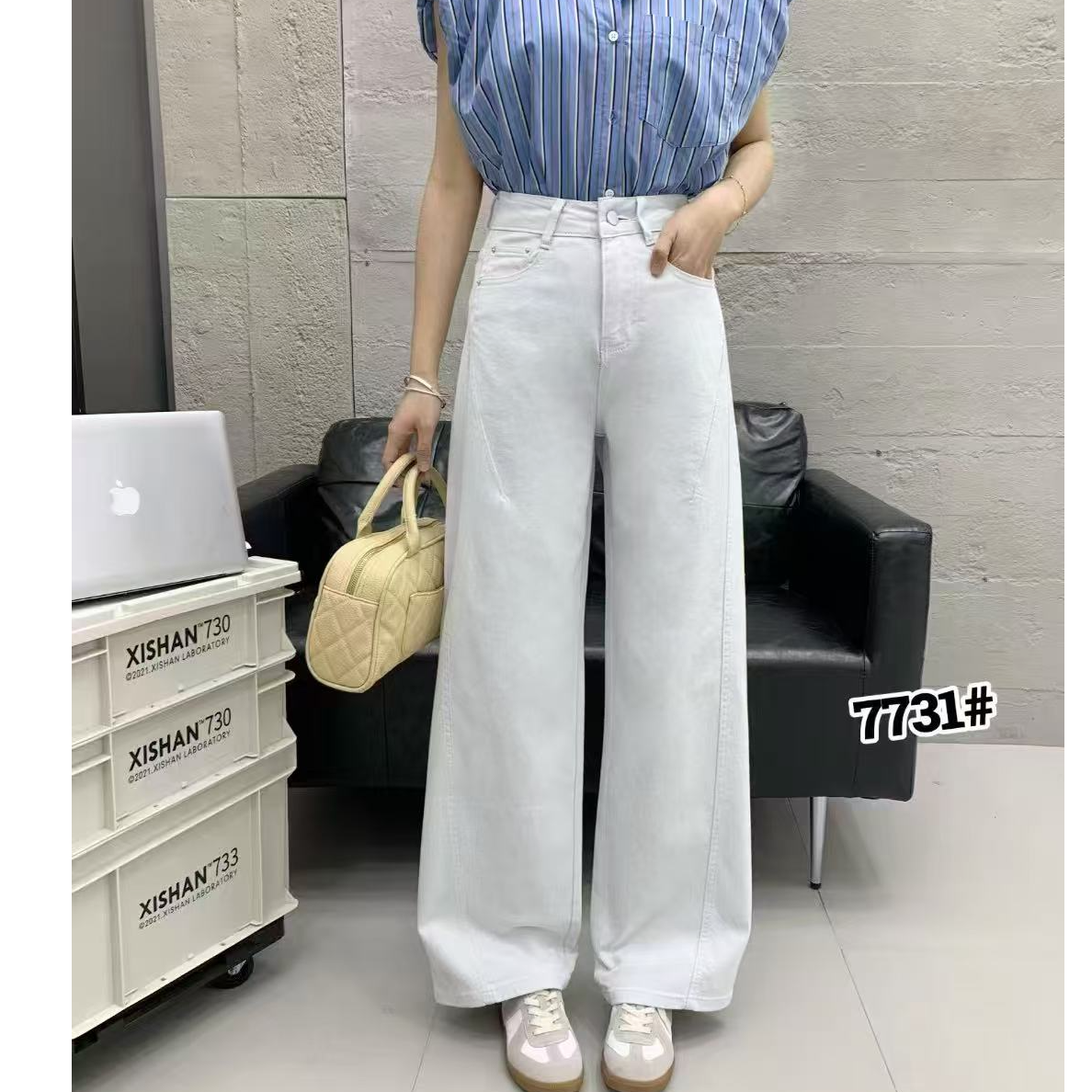 K1279浅系时尚30度灰牛仔弯刀裤7731