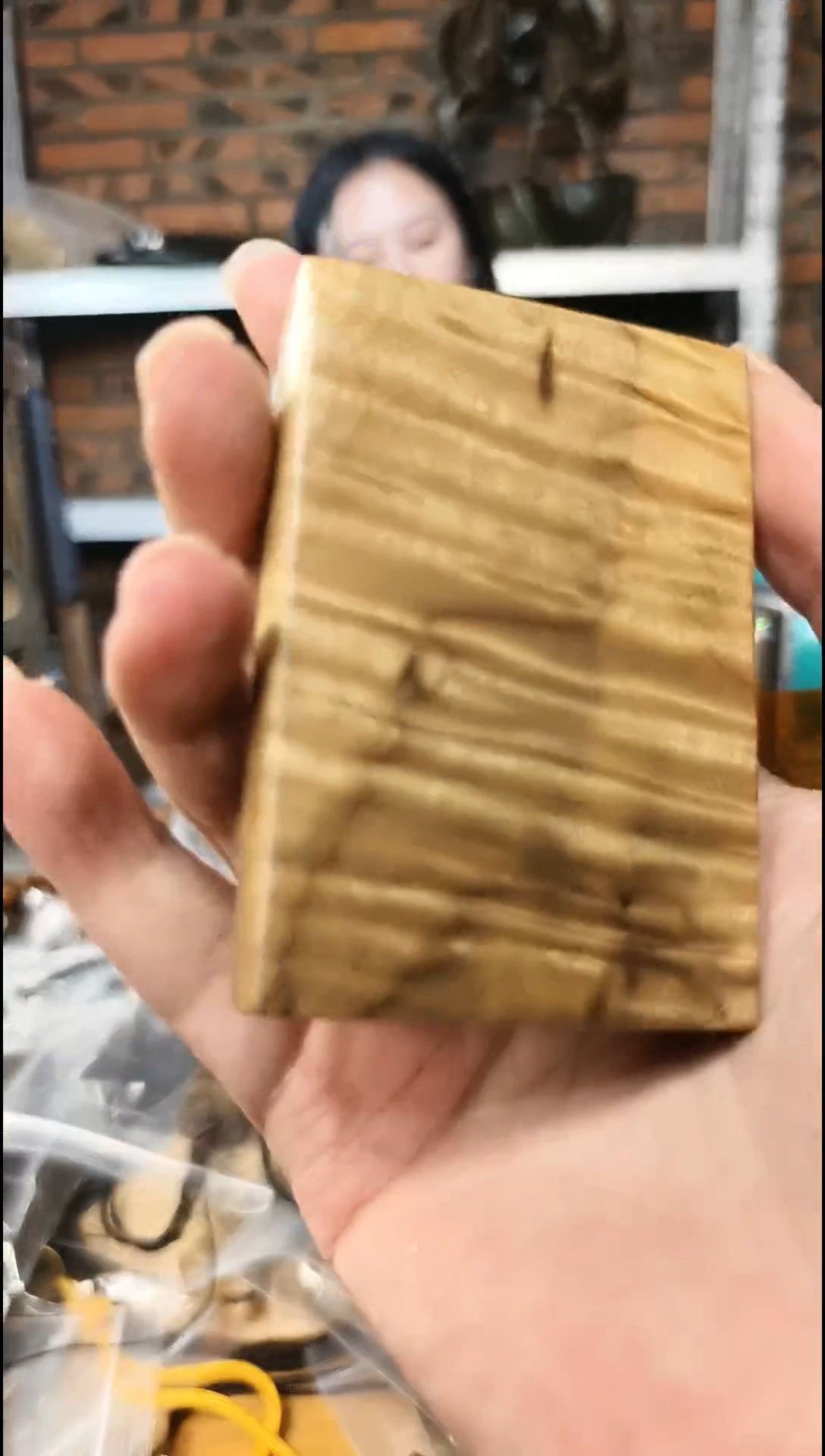 【闪购商品】金丝楠无事牌手把件