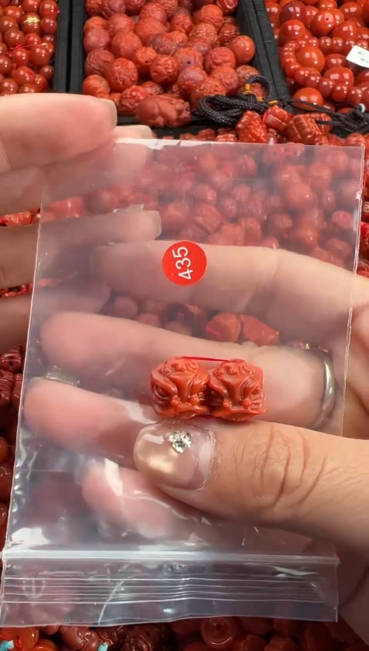 南红玛瑙未镶嵌颈饰2