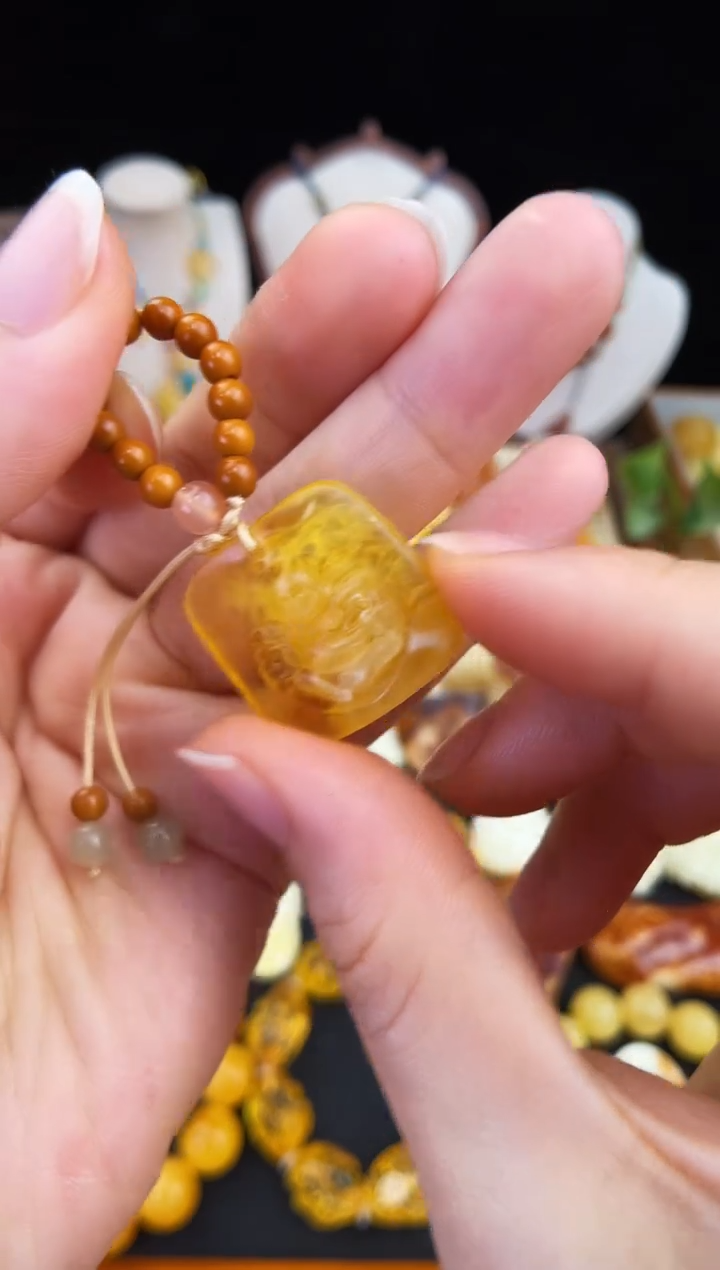 琥珀未镶嵌珠宝奇石柒月