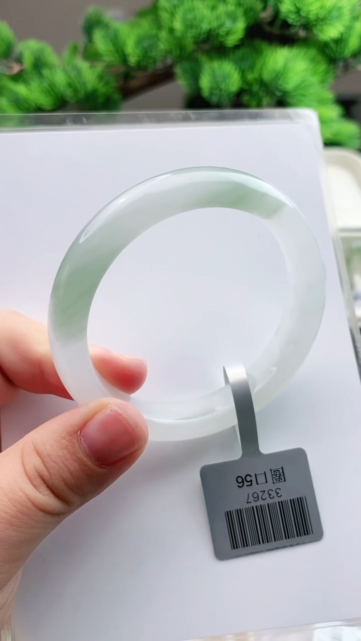 【闪购商品】石英质玉手镯未镶嵌56