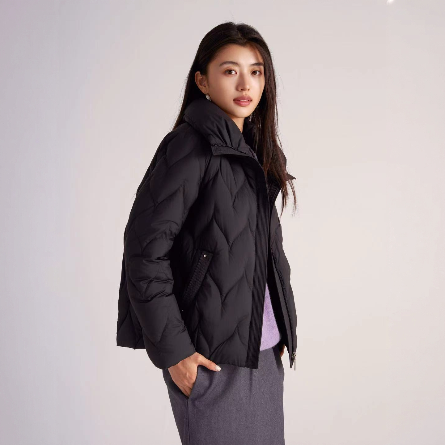 冬季短款女加厚保暖休闲时尚百搭简约羽绒服