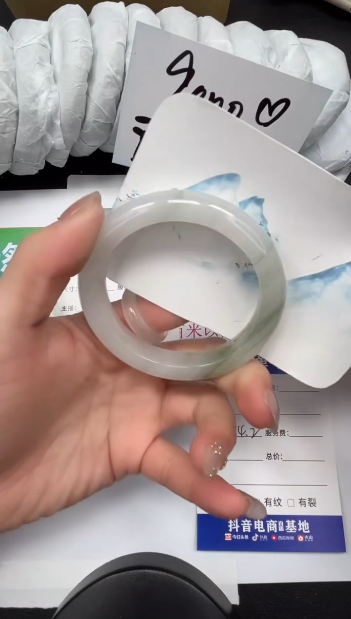 【闪购商品】石英质玉手镯未镶嵌183-54.2