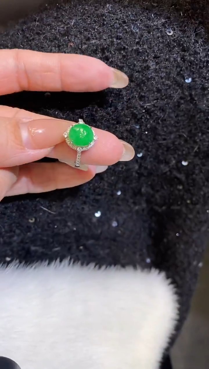 18K金镶嵌戒指翡翠王**～戒指