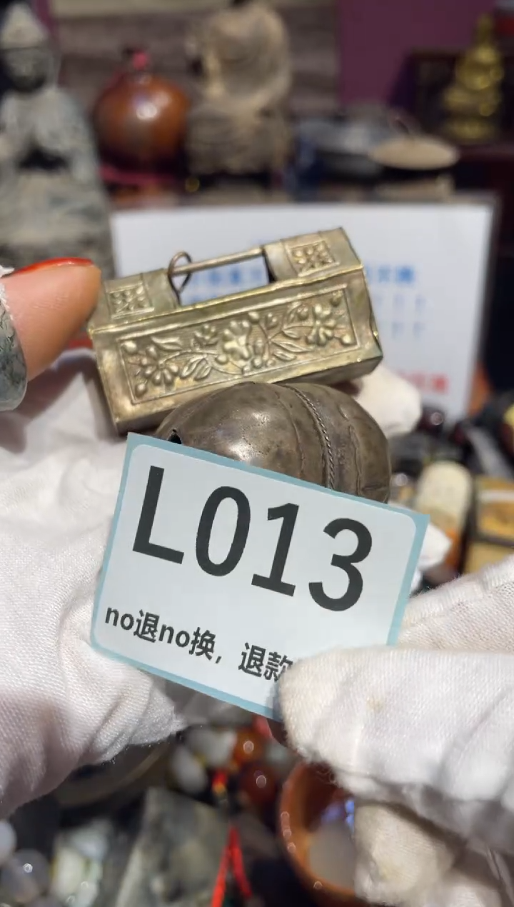 瓷片淡*人表姐直播所见所得
