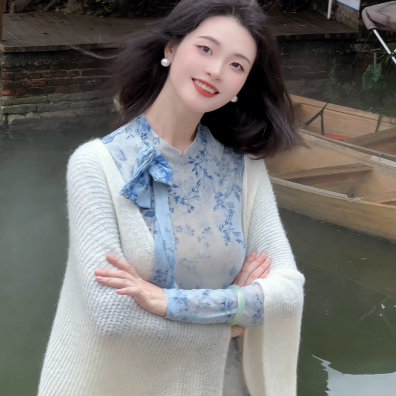 南溯集【玉缠枝】植绒网纱弹力新中式旗袍长袖浅蓝修身立领连衣裙