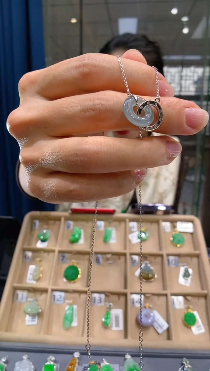 【闪购商品】翡翠吊坠(不含链)银S925镶嵌甜甜圈套链