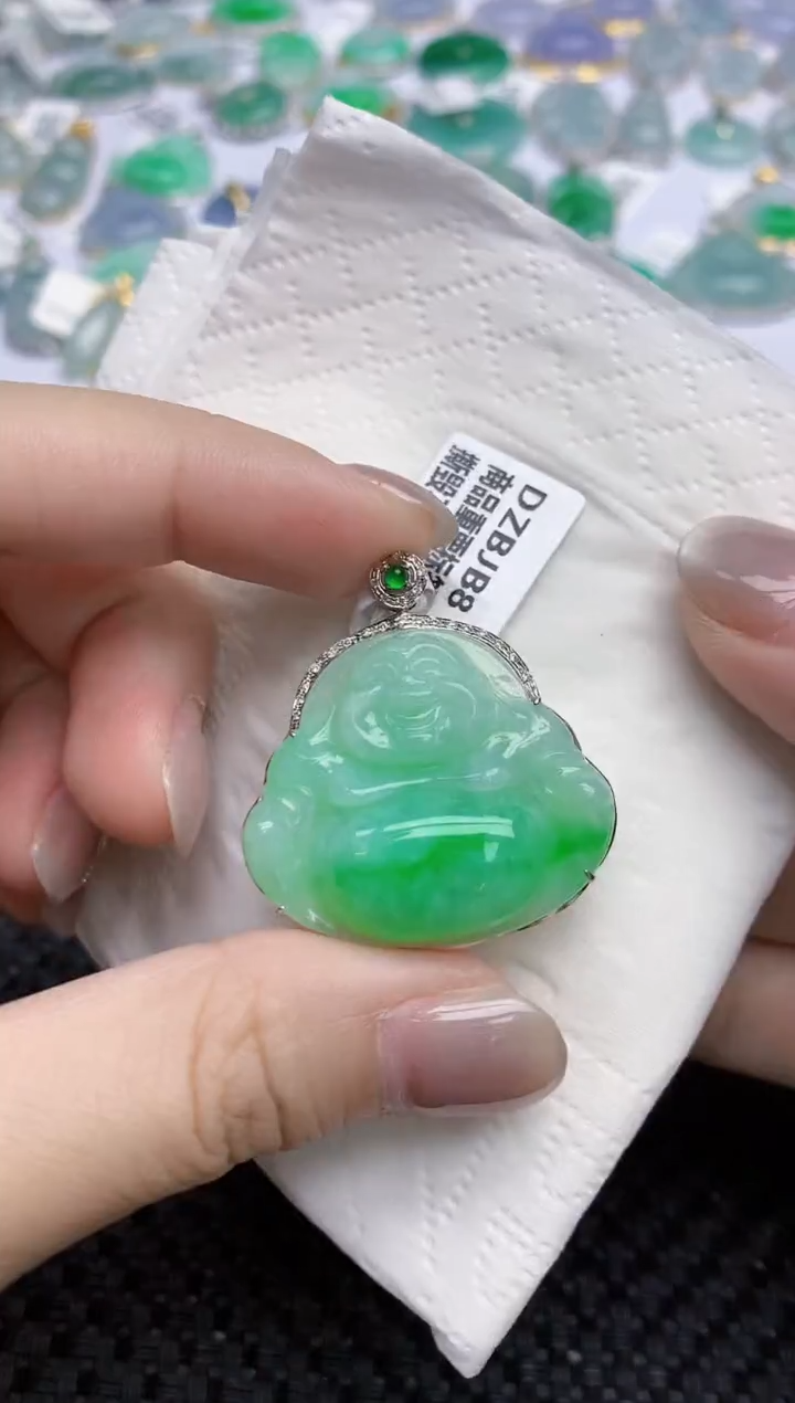 【闪购商品】翡翠颈饰未镶嵌天然翡翠A货