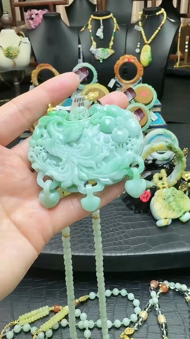 【闪购商品】翡翠颈饰未镶嵌凤穿牡丹