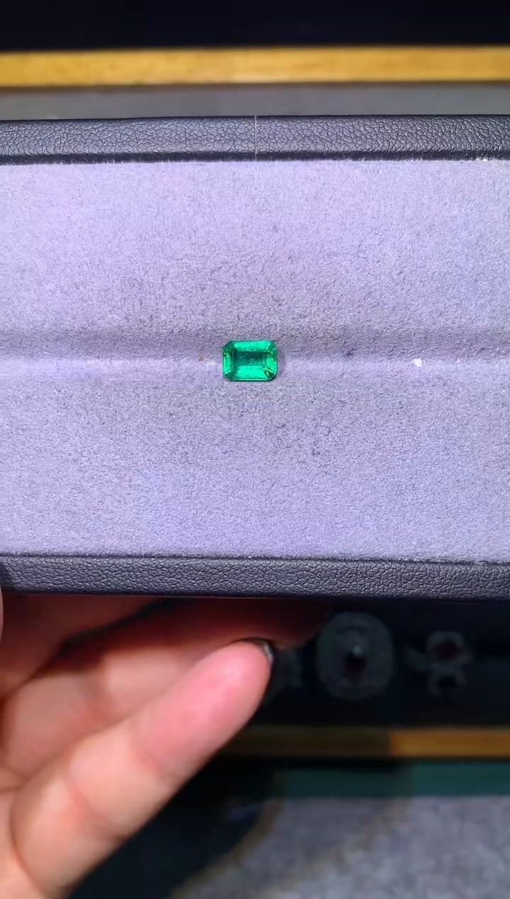 【闪购商品】祖母绿裸石未镶嵌1.05ctVVG极微油VB吉A182