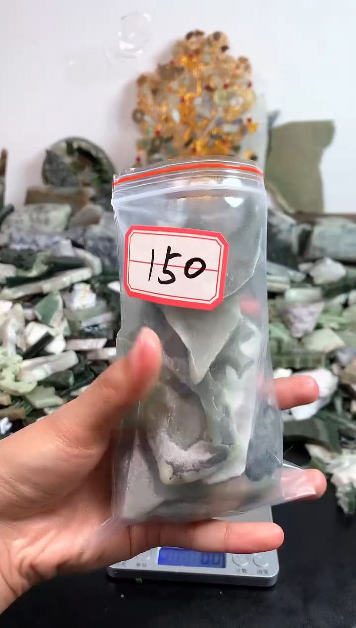 未镶嵌和田玉摆件150