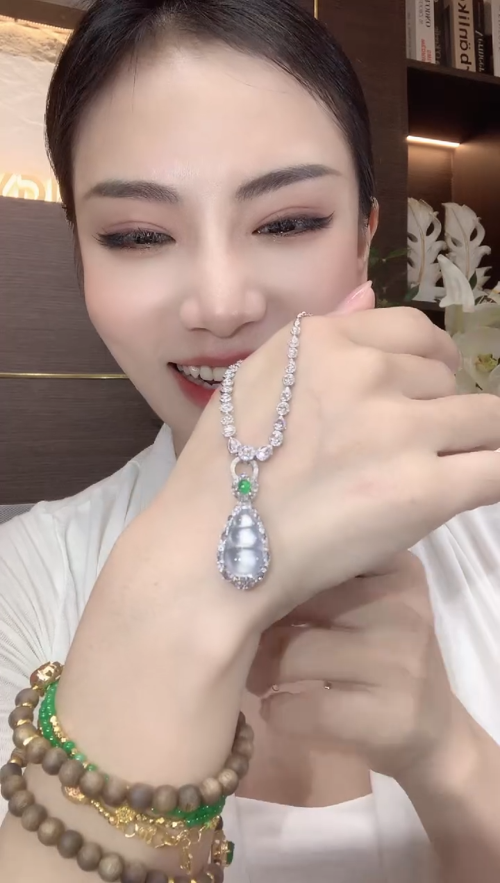 吊坠(不含链)18K金镶嵌翡翠D20
