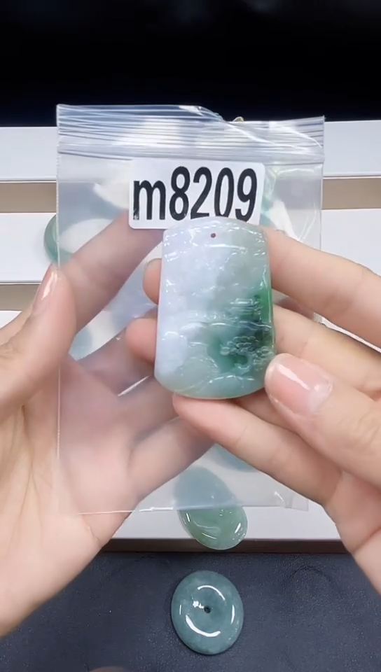 颈饰未镶嵌翡翠天然翡翠吊坠挂件