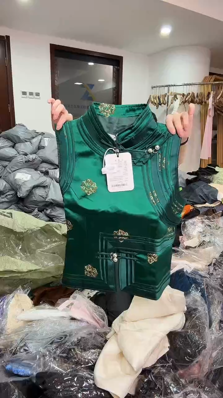 L码        105-115斤  马甲