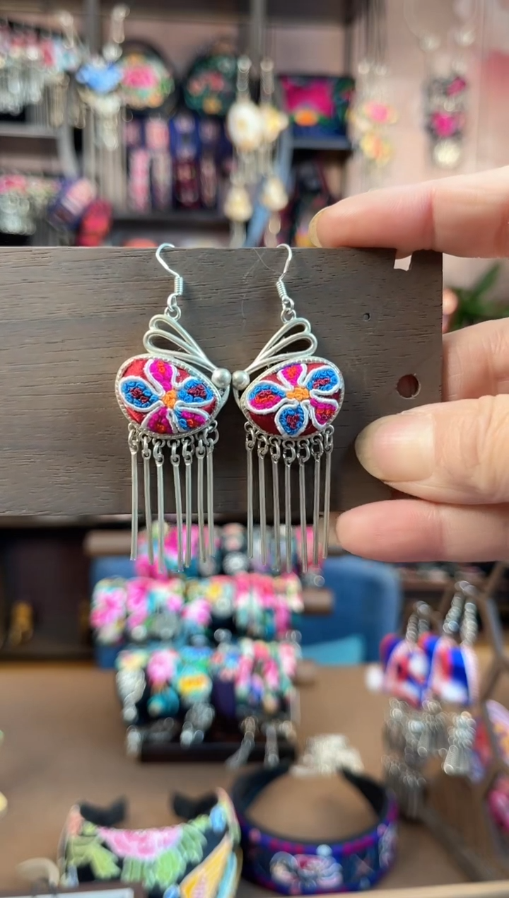 织绣民族风手工非遗老绣饰品525