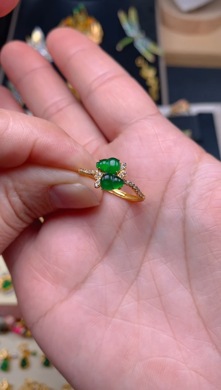 【闪购商品】翡翠吊坠(不含链)未镶嵌戒指