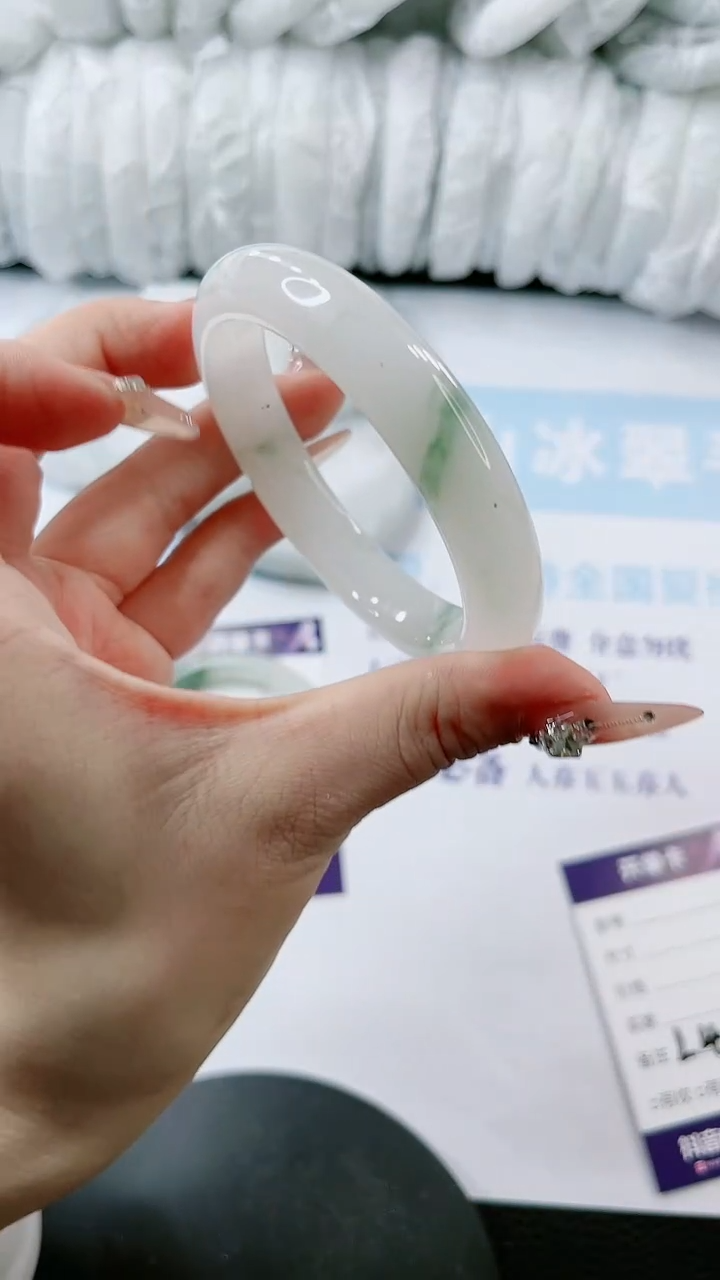 【闪购商品】石英质玉手镯未镶嵌多样性发货L406