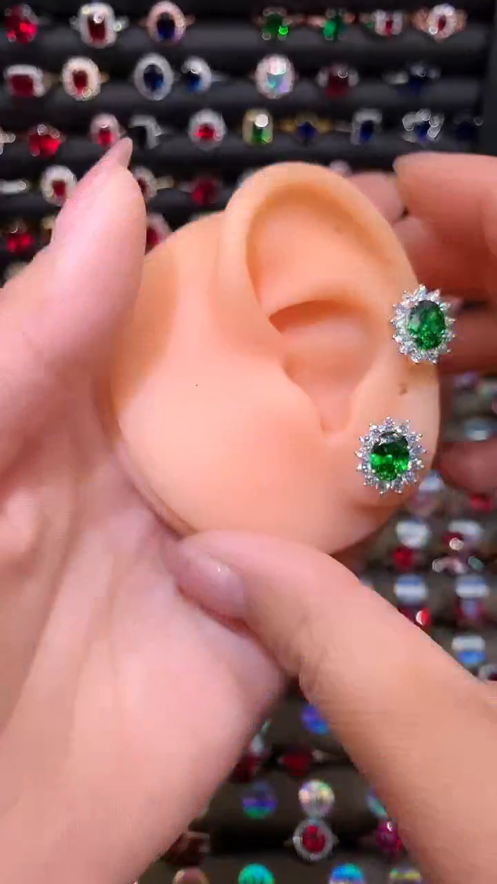 【闪购商品】透辉石耳饰银S925镶嵌68