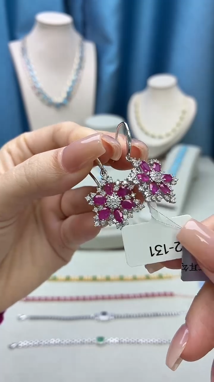 银S925镶嵌耳饰红宝石050JH0102产品一个（多样性）