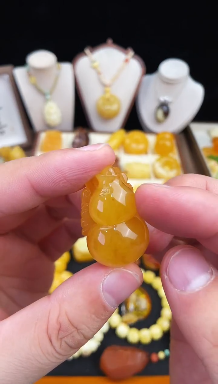 琥珀未镶嵌珠宝奇石柒月