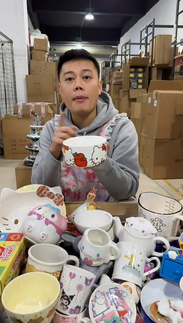 瓷片白色kt猫碗 没有底标